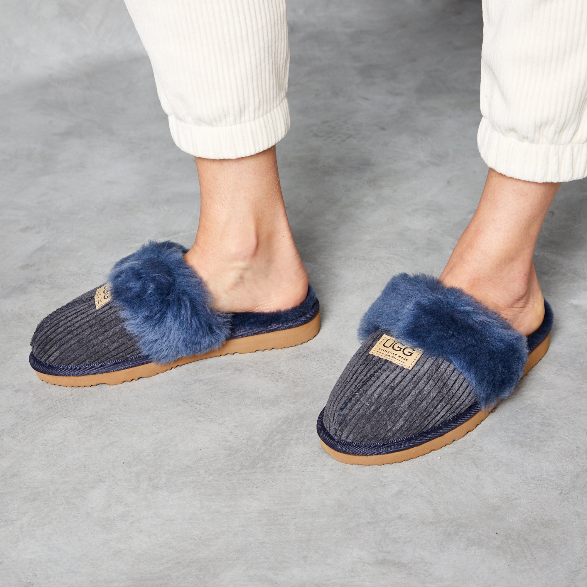 Women&#39;s Corduroy Designer Slippers