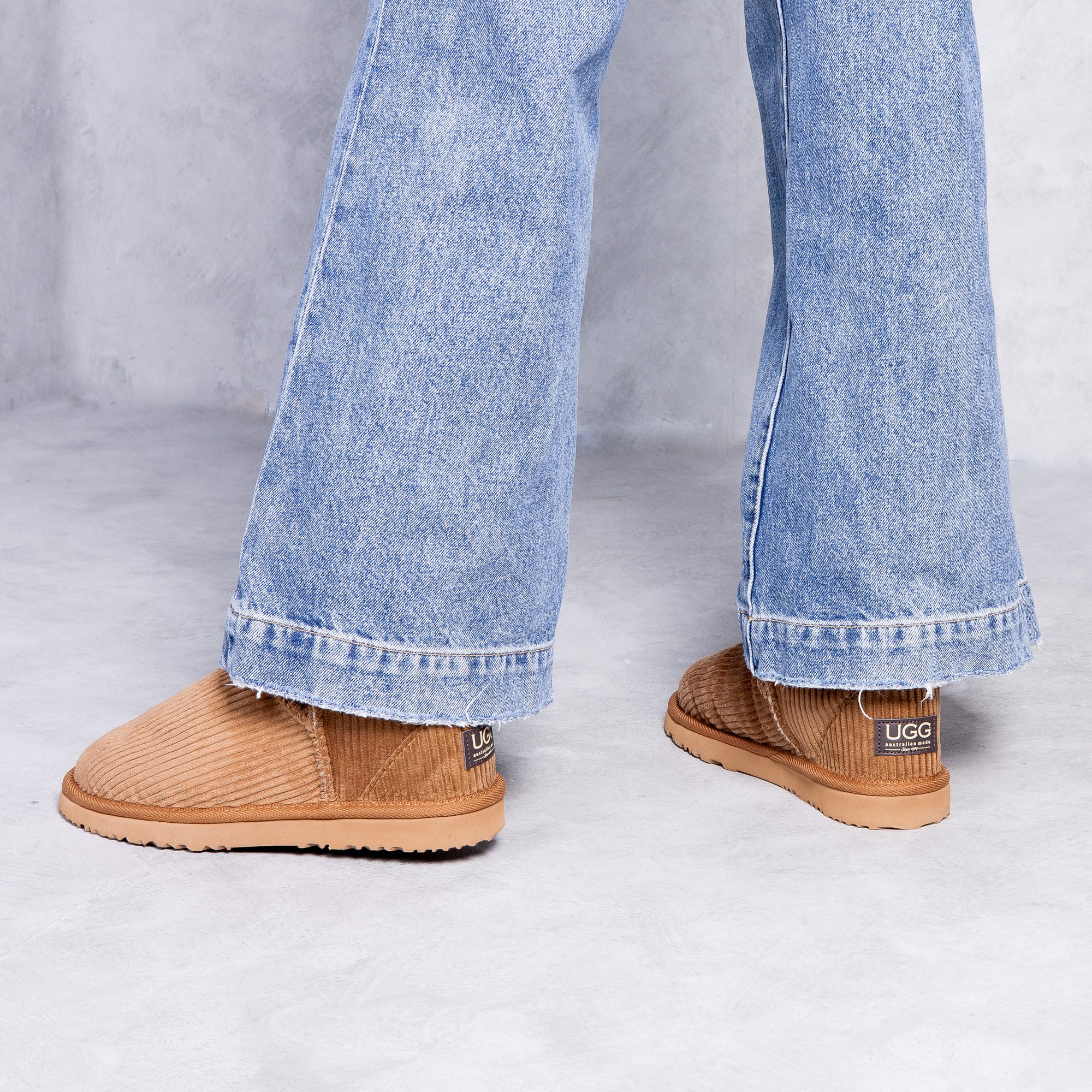 Women&#39;s Corduroy Burleigh Button Mid