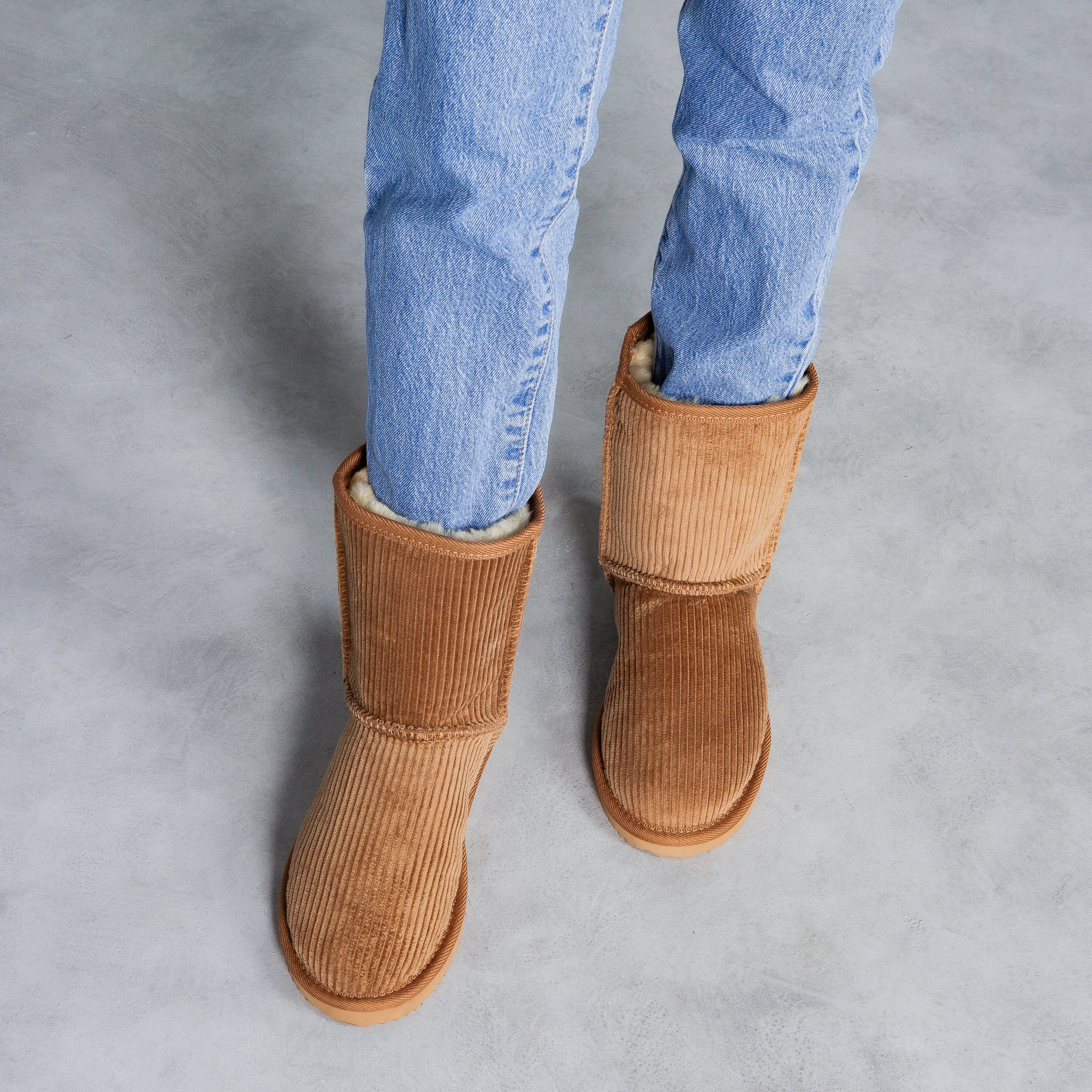 Women&#39;s Corduroy Mid