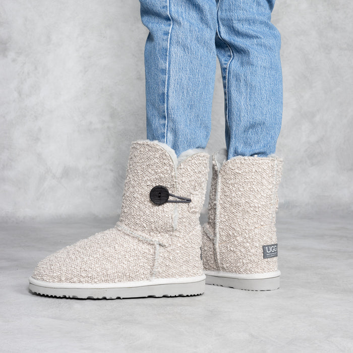 Women&#39;s Boucle Button Mid