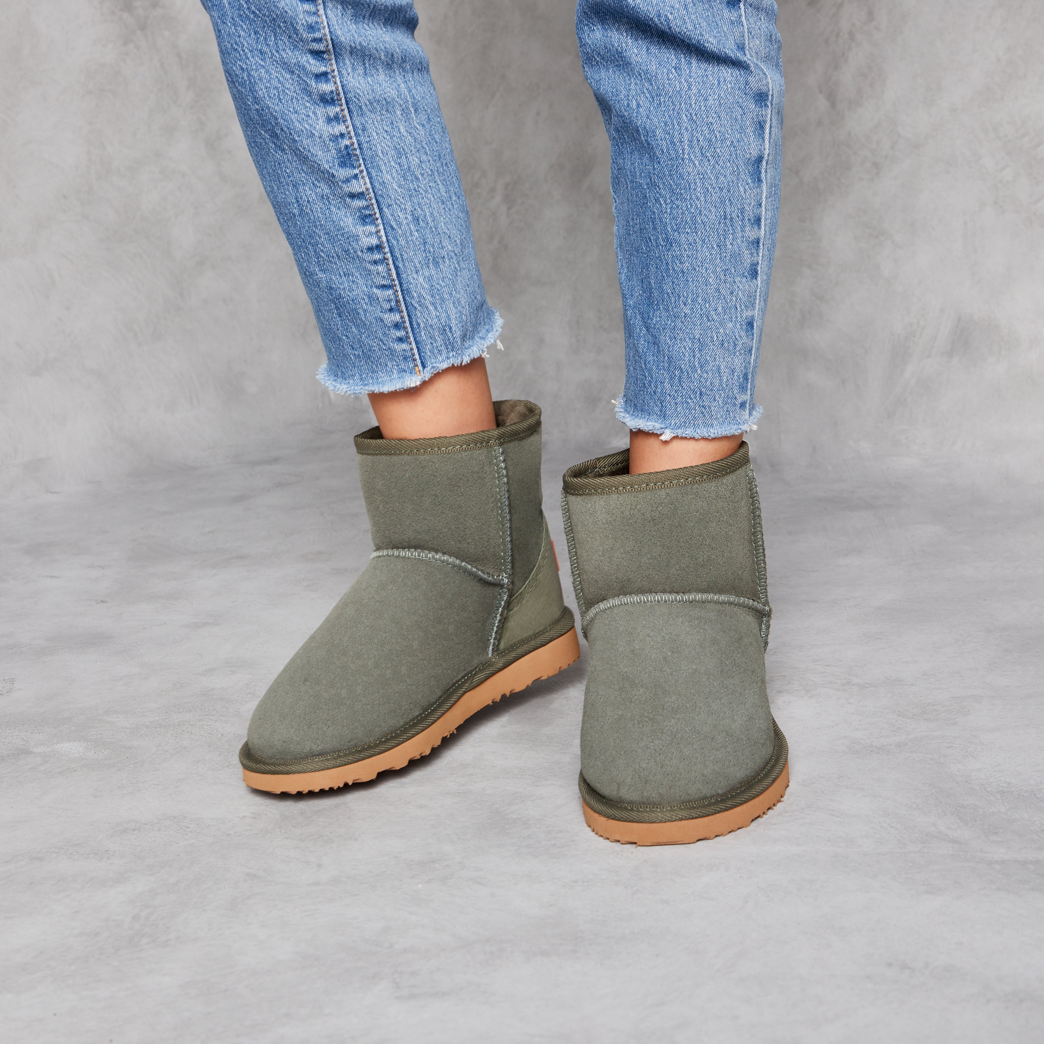 Classic mini boot ugg hotsell